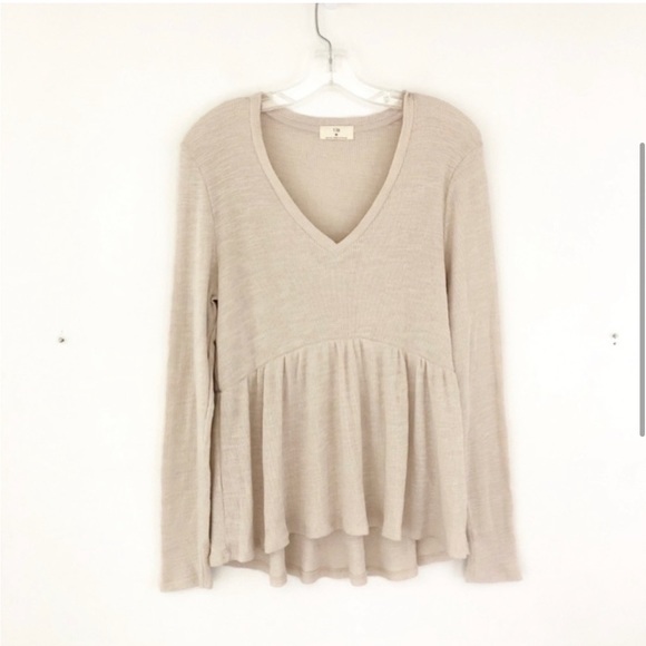 Anthropologie T.la V-neck Jill peplum Knit Top In Oatmeal - Picture 2 of 3